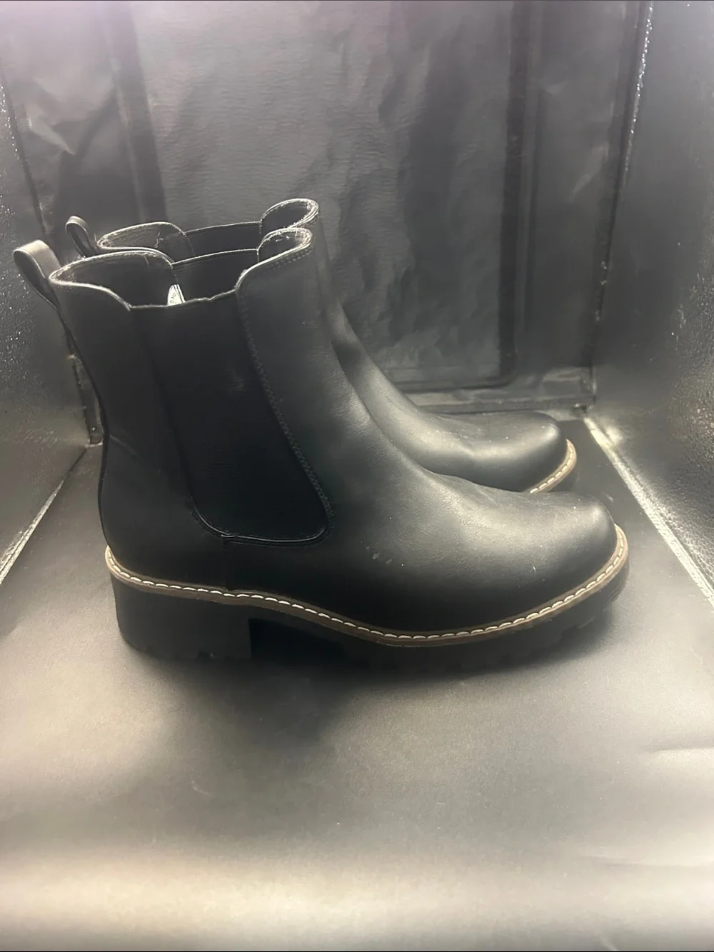 Universal Thread Black Chelsea Chukka Boots